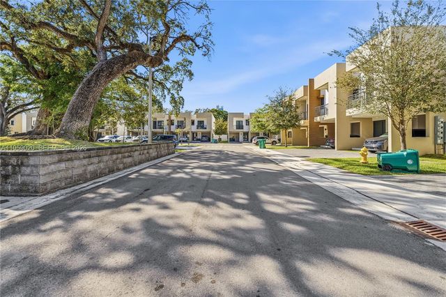 4150 N Oak Pl, Dania Beach, FL 33314