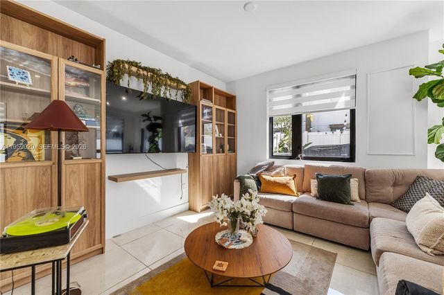 4150 N Oak Pl, Dania Beach, FL 33314