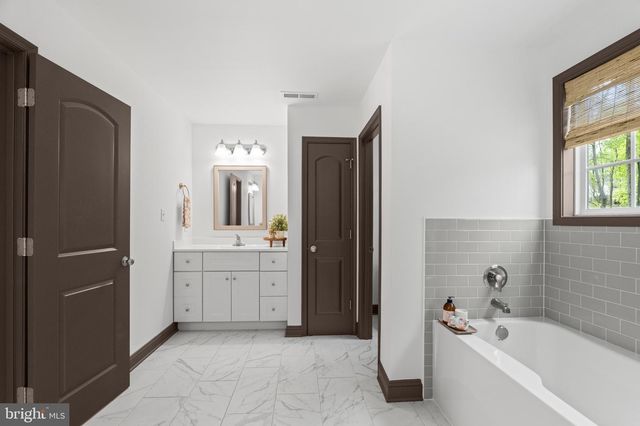 237 SPEAKS LN, Harpers Ferry, WV 25425