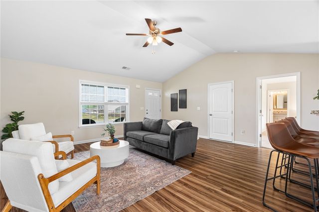 114 Sunny Point Loop, Central, SC 29630