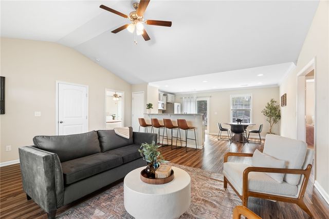 114 Sunny Point Loop, Central, SC 29630