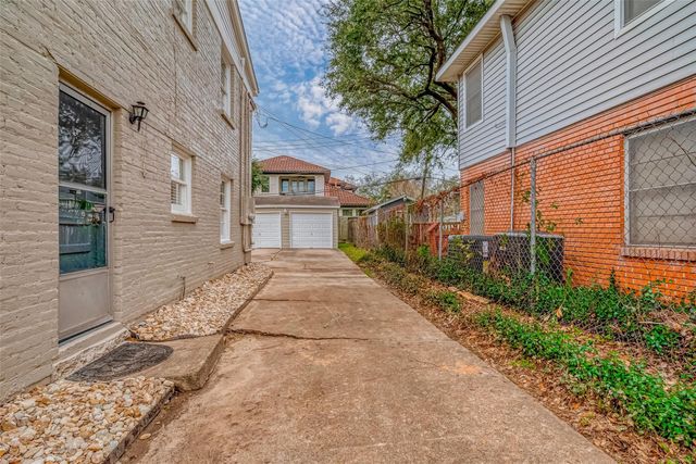4509 Larch Lane, Bellaire, TX 77401