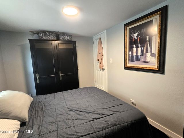 28 E Walrose Loop, Hayden, ID 83835