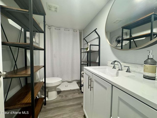 28 E Walrose Loop, Hayden, ID 83835