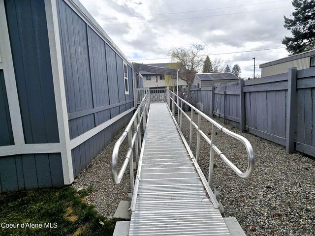 28 E Walrose Loop, Hayden, ID 83835