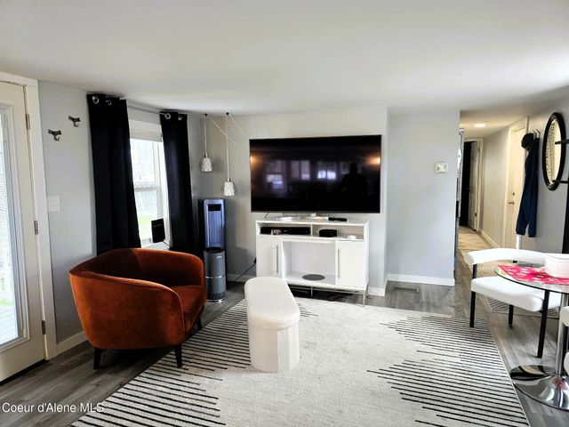 28 E Walrose Loop, Hayden, ID 83835