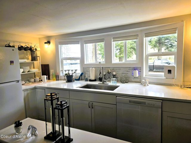 28 E Walrose Loop, Hayden, ID 83835