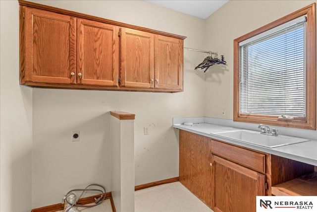 16611 Jones Street, Omaha, NE 68118