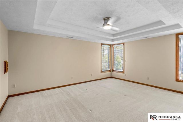 16611 Jones Street, Omaha, NE 68118