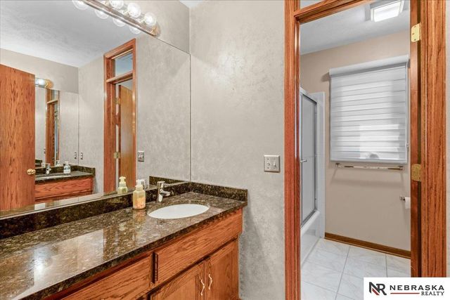 16611 Jones Street, Omaha, NE 68118