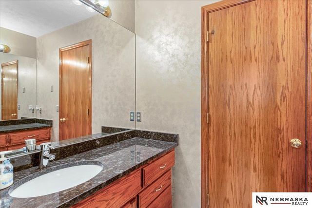 16611 Jones Street, Omaha, NE 68118