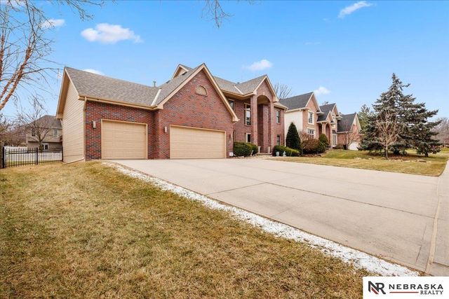 16611 Jones Street, Omaha, NE 68118