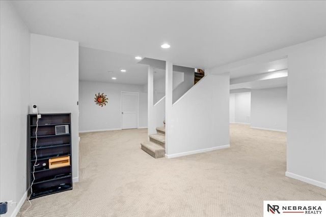 16611 Jones Street, Omaha, NE 68118