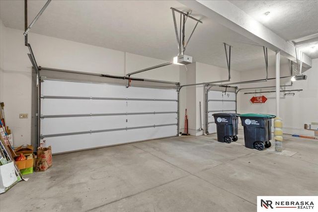 16611 Jones Street, Omaha, NE 68118