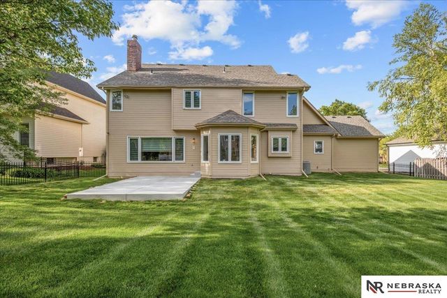 16611 Jones Street, Omaha, NE 68118
