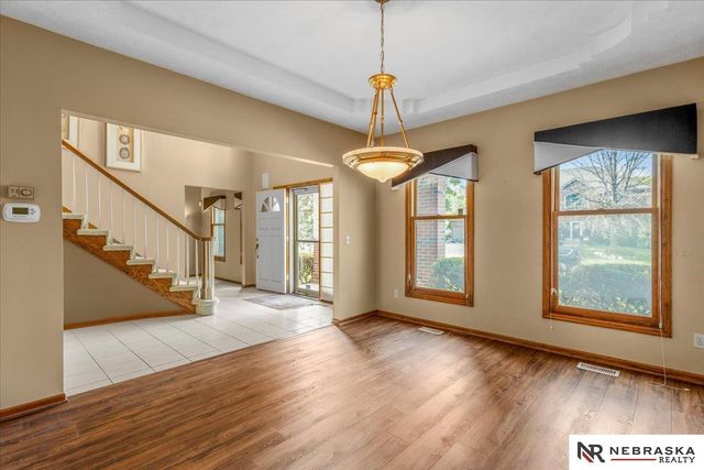 16611 Jones Street, Omaha, NE 68118