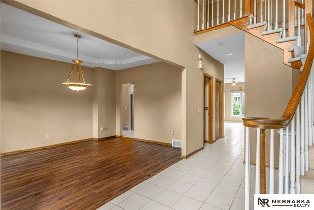 16611 Jones Street, Omaha, NE 68118