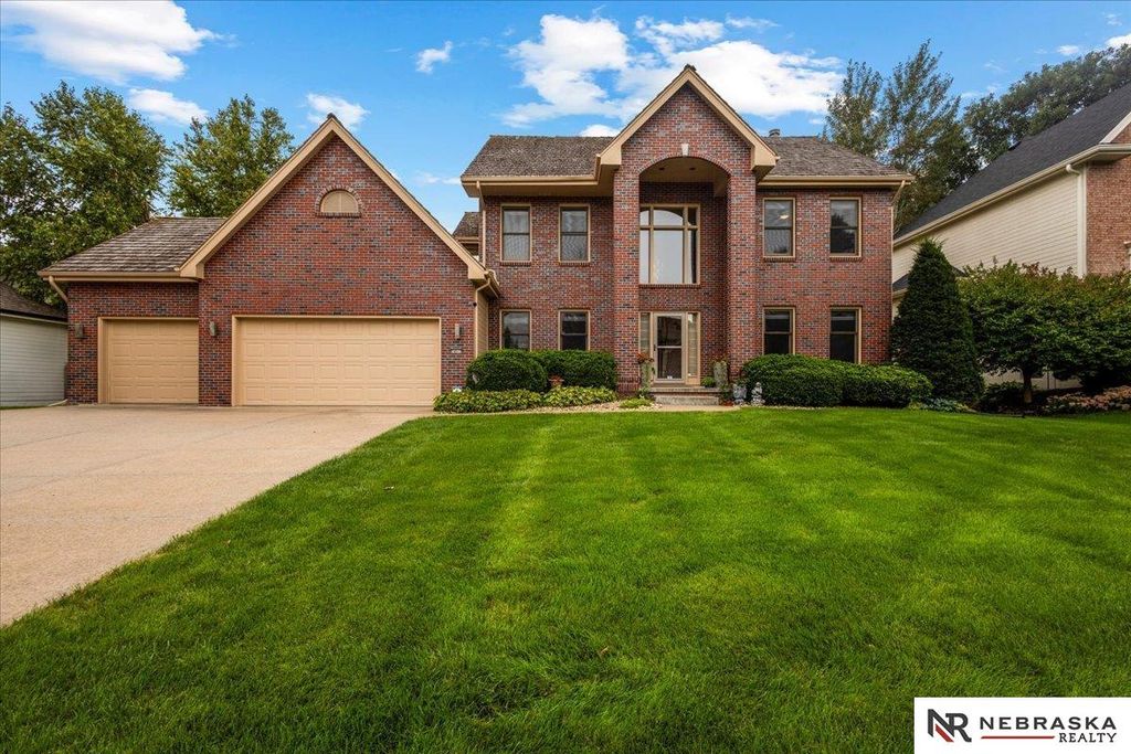 16611 Jones Street, Omaha, NE 68118