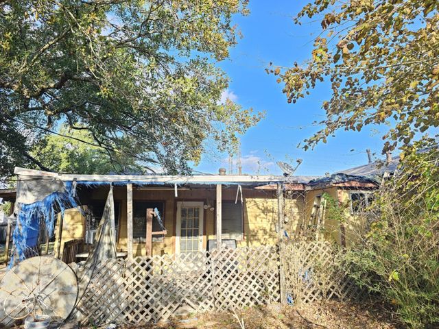 102 Tilden Drive, Pasadena, TX 77506