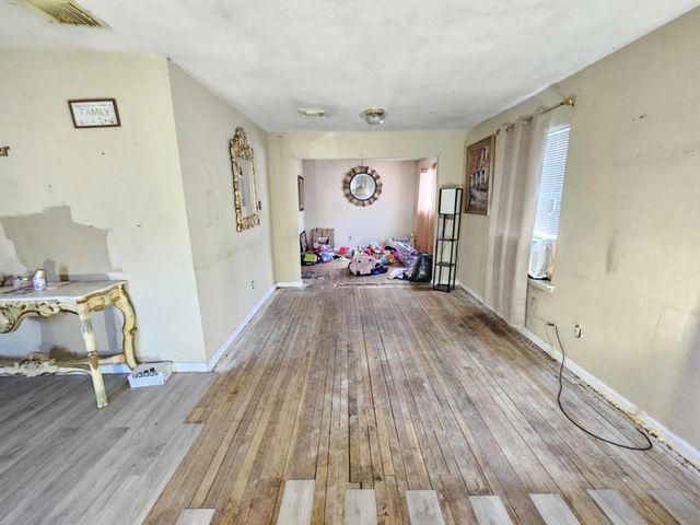 102 Tilden Drive, Pasadena, TX 77506