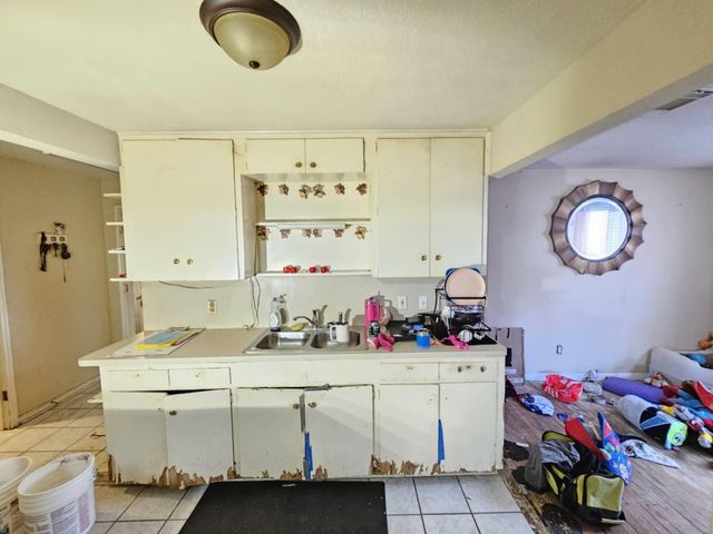 102 Tilden Drive, Pasadena, TX 77506