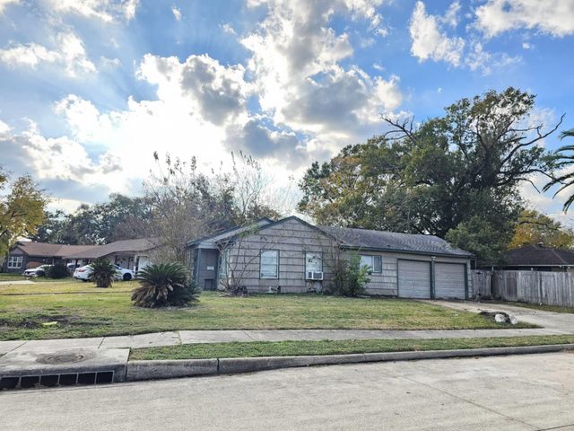 102 Tilden Drive, Pasadena, TX 77506