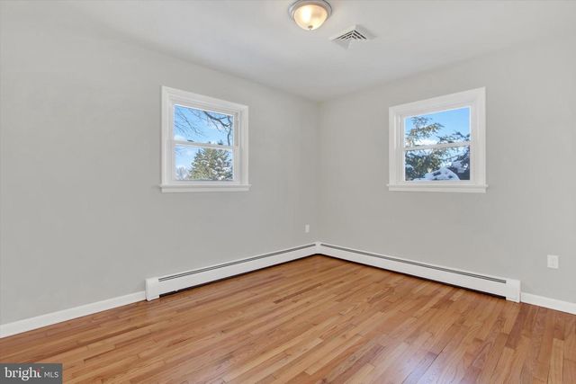 2479 ELLENDALE DR, Lancaster, PA 17602