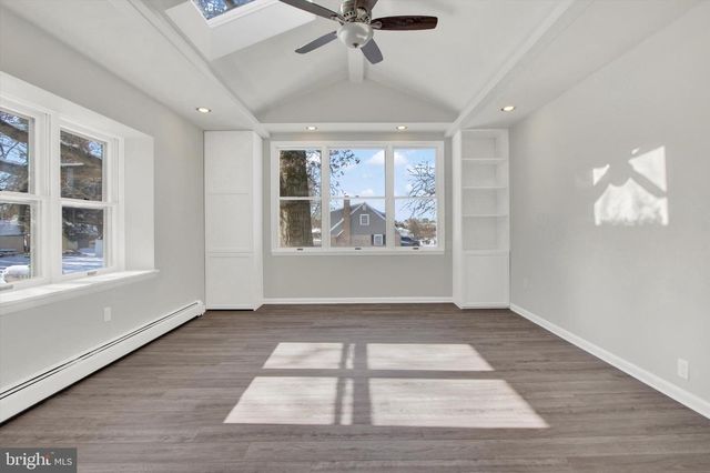 2479 ELLENDALE DR, Lancaster, PA 17602