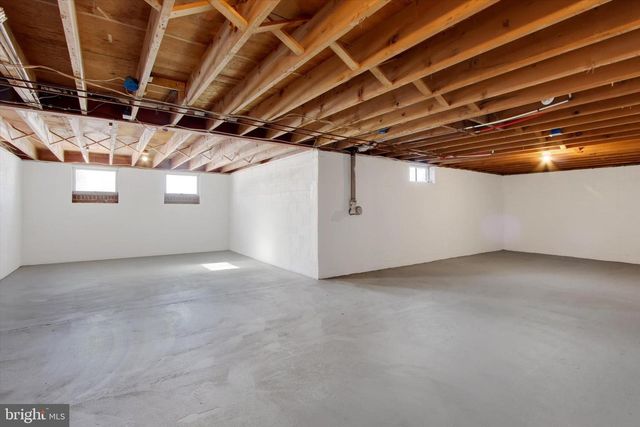 2479 ELLENDALE DR, Lancaster, PA 17602