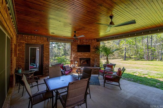 522 Valley Hill Drive, Benton, AR 72019