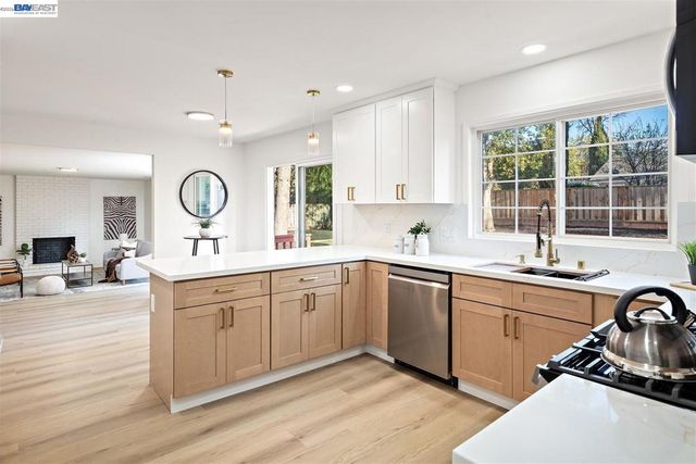 321 321 Semillon Cir, Clayton, CA 94517