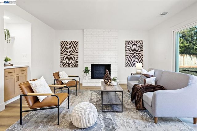 321 321 Semillon Cir, Clayton, CA 94517