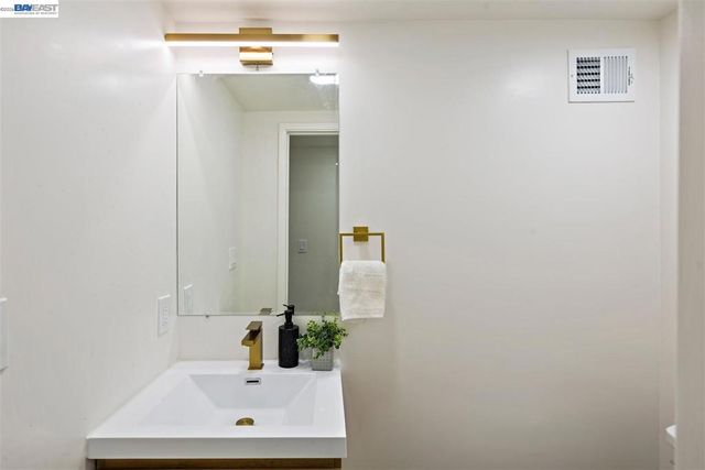 321 321 Semillon Cir, Clayton, CA 94517