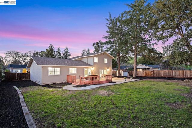 321 321 Semillon Cir, Clayton, CA 94517