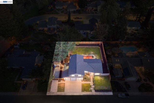 321 321 Semillon Cir, Clayton, CA 94517