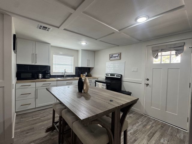 198 Medical Lane, Grand Isle, LA 70358