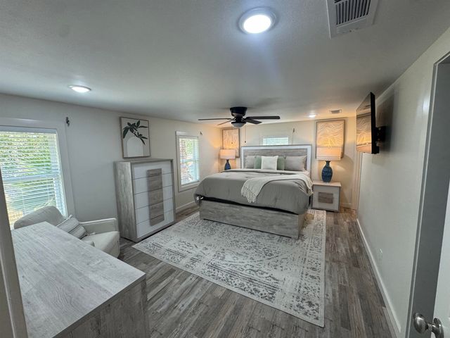 198 Medical Lane, Grand Isle, LA 70358