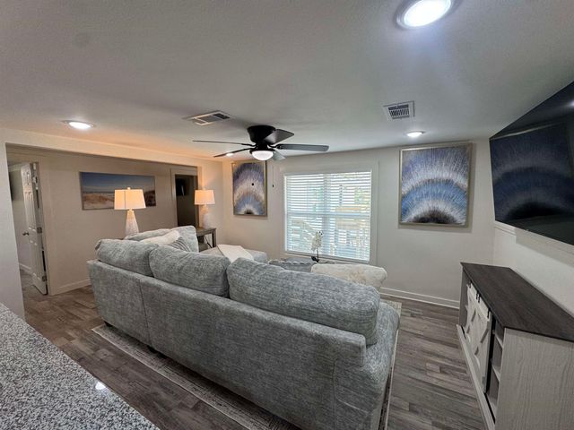 198 Medical Lane, Grand Isle, LA 70358