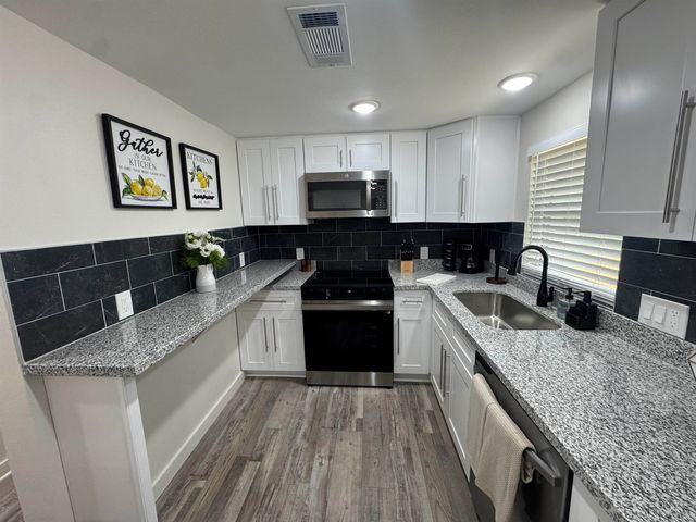 198 Medical Lane, Grand Isle, LA 70358