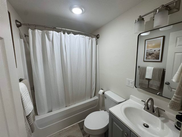 198 Medical Lane, Grand Isle, LA 70358