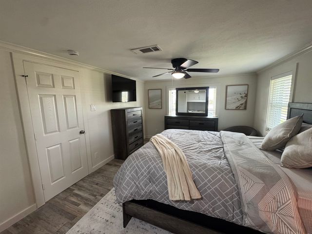 198 Medical Lane, Grand Isle, LA 70358