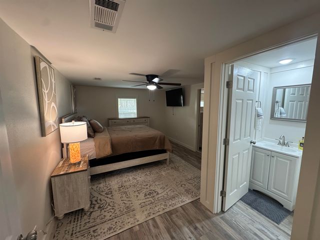 198 Medical Lane, Grand Isle, LA 70358