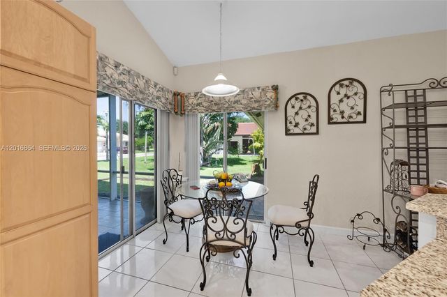701 SW 93rd Ter, Pembroke Pines, FL 33025