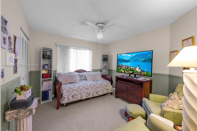 701 SW 93rd Ter, Pembroke Pines, FL 33025