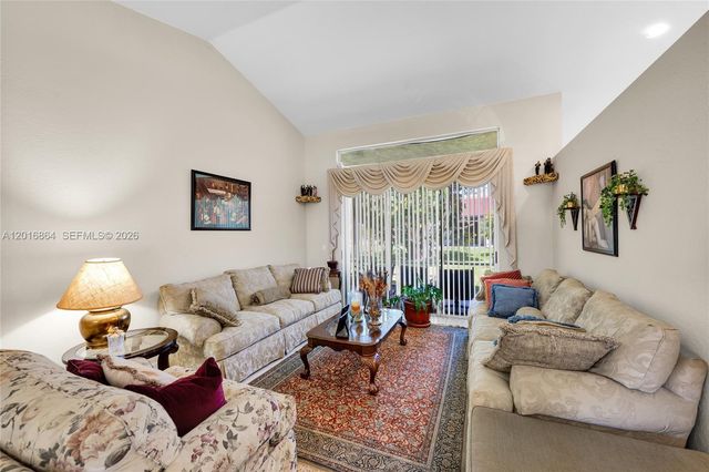 701 SW 93rd Ter, Pembroke Pines, FL 33025