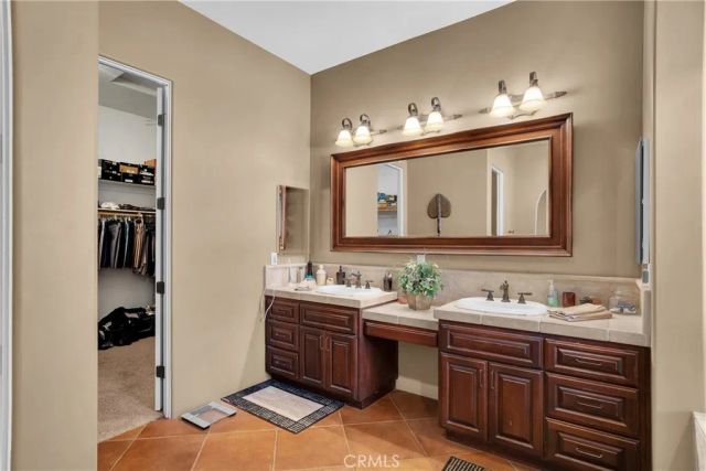 925 Valley, Vista, CA 92084