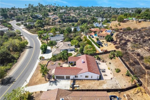 925 Valley, Vista, CA 92084