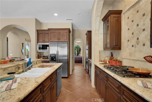 925 Valley, Vista, CA 92084