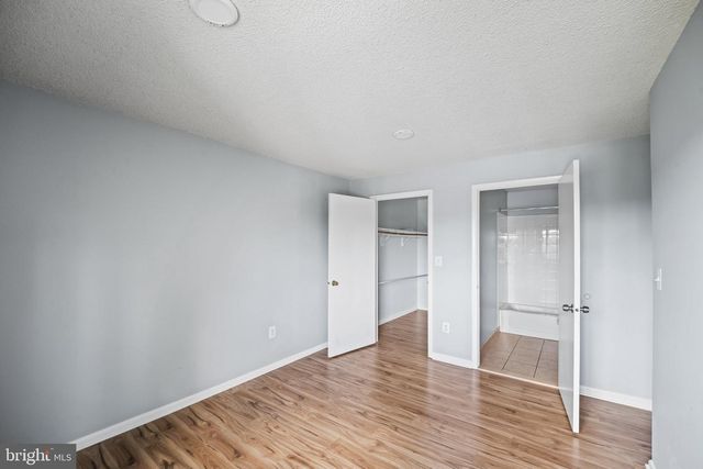 307 RAVENS CREST DR, Plainsboro, NJ 08536