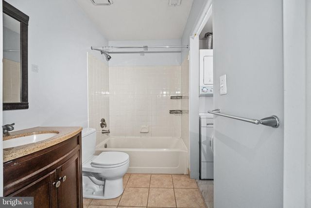 307 RAVENS CREST DR, Plainsboro, NJ 08536